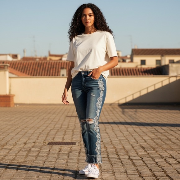 Grace Denim - Grace Embroidered Side-Trim Straight-Leg Jeans in Dark Blue Women’s 30